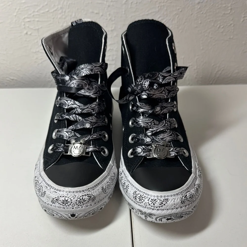 Converse Black and White High-Tops - Picture 4 of 9